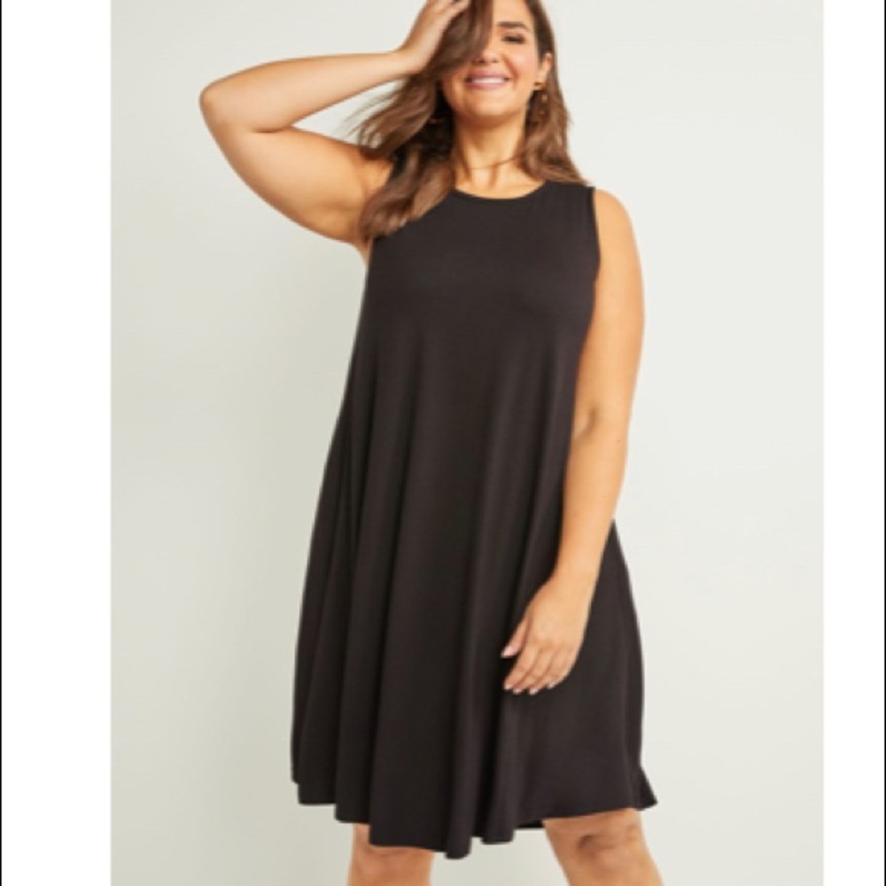 Sleeveless dress with pockets